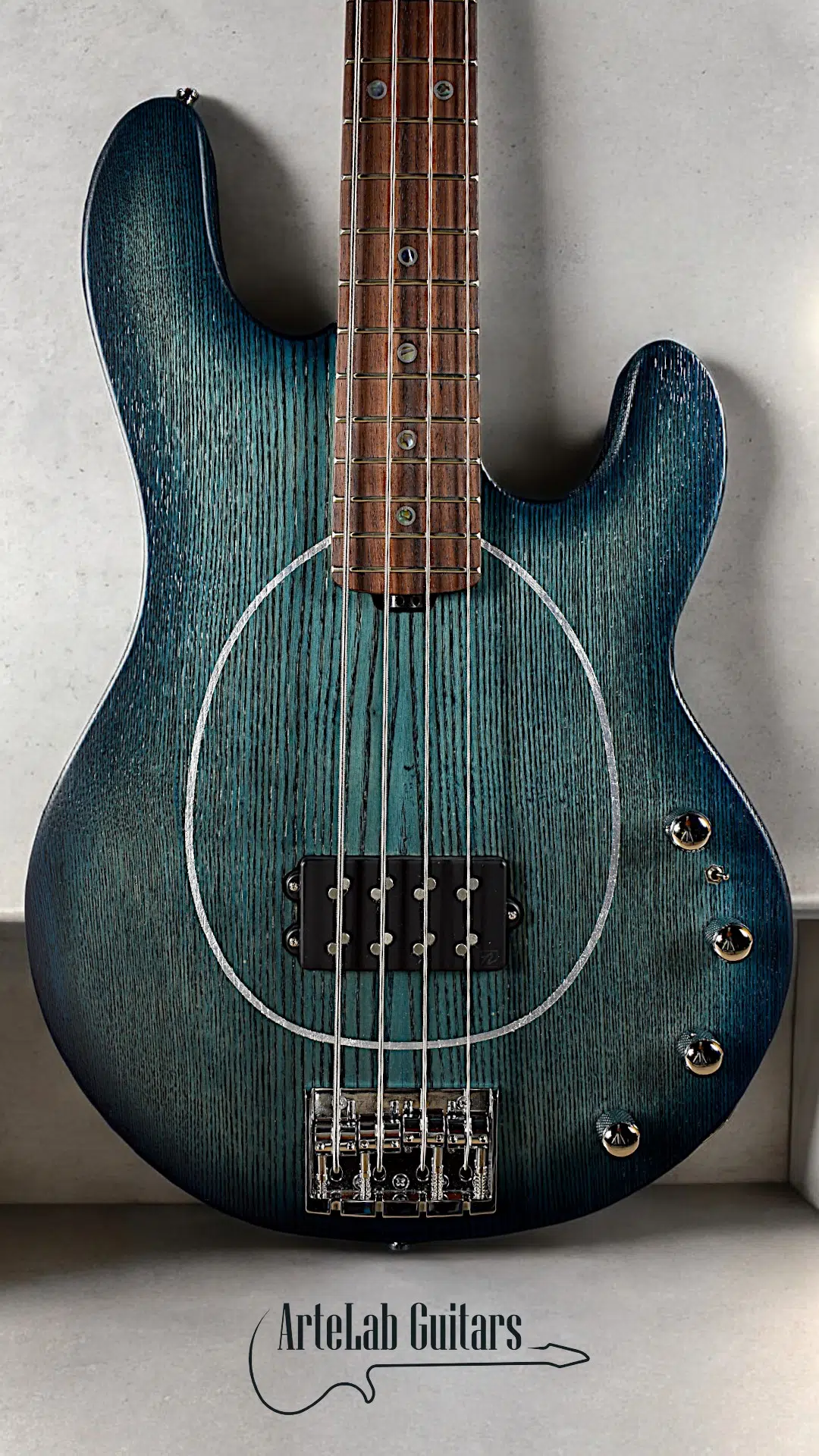 Basso Artelab Guitars Foto