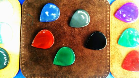 Tecniche costruttive Agatepick Guitars