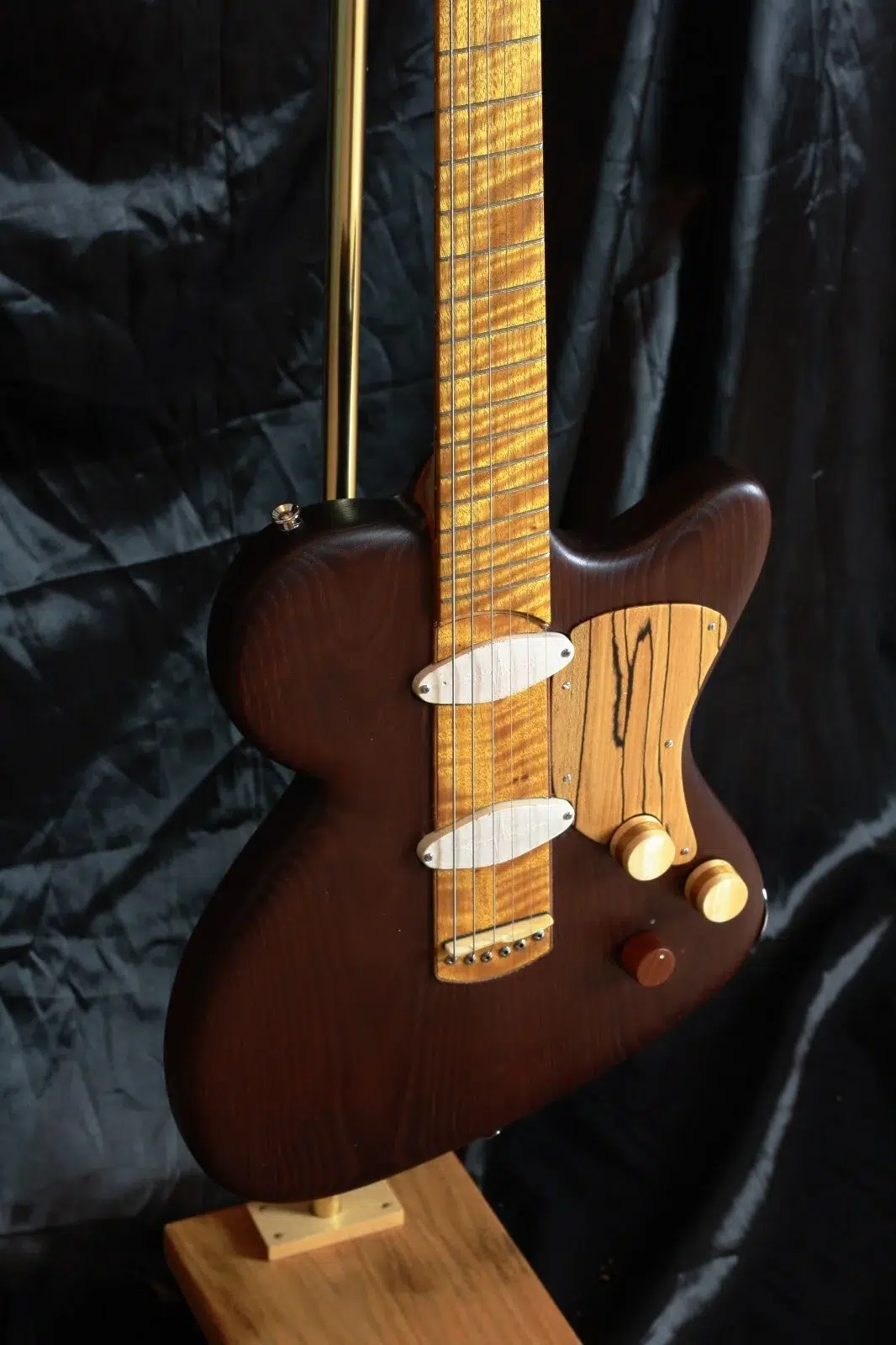 F Guitar Model ShiverGuitar Chitarra elettrica 9
